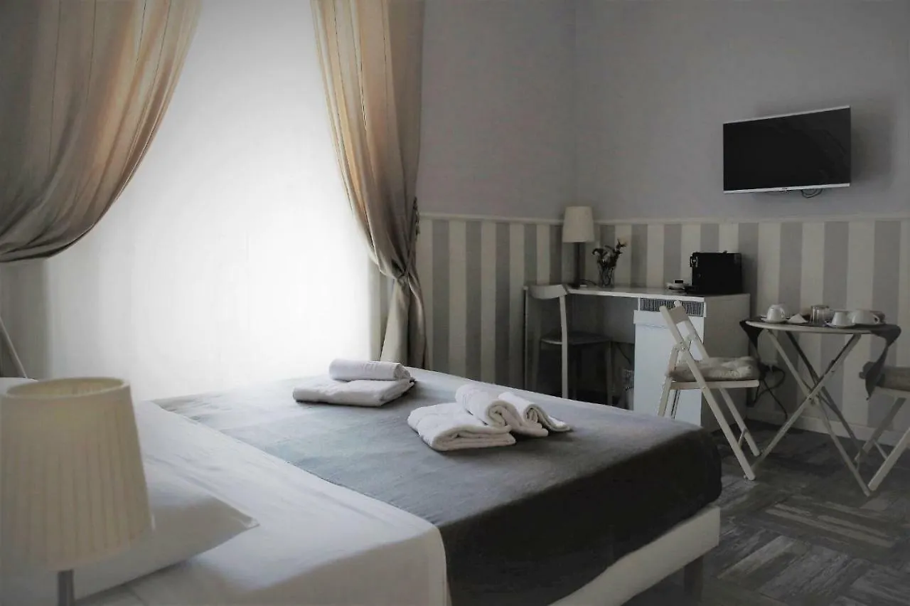 Bed & Breakfast 61 Piazza Cavour B&B Neapel Italien