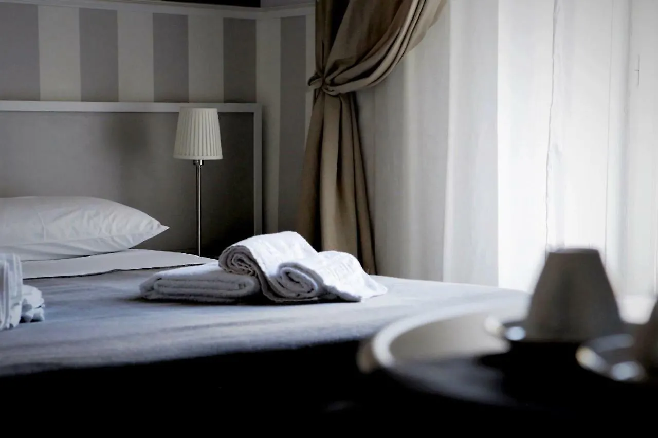 Bed & Breakfast 61 Piazza Cavour B&B Neapel